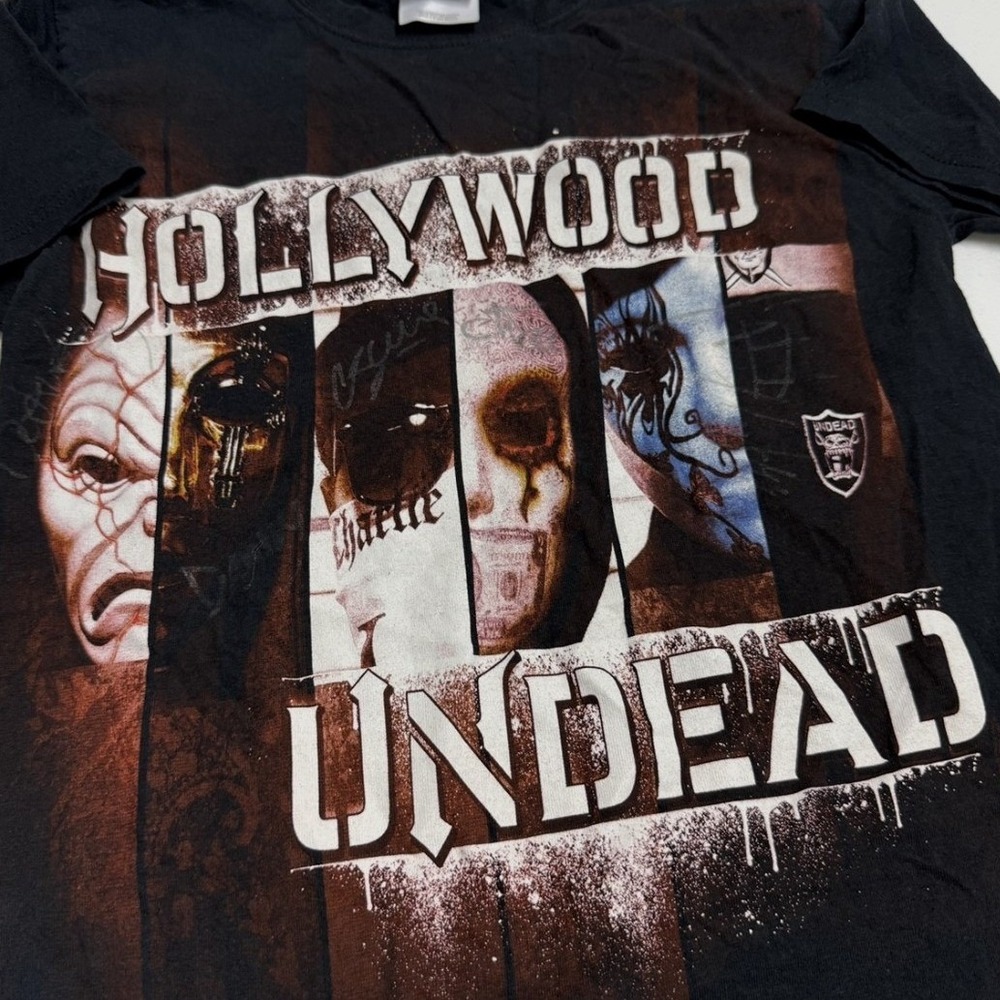 SIGNED 2011 Hollywood Undead T Shirt Men S Black Excellent Band Tee Mask Graphic